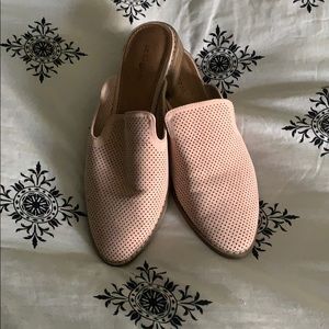 Indigo Rd. Sz. 8 pink/tan Mules